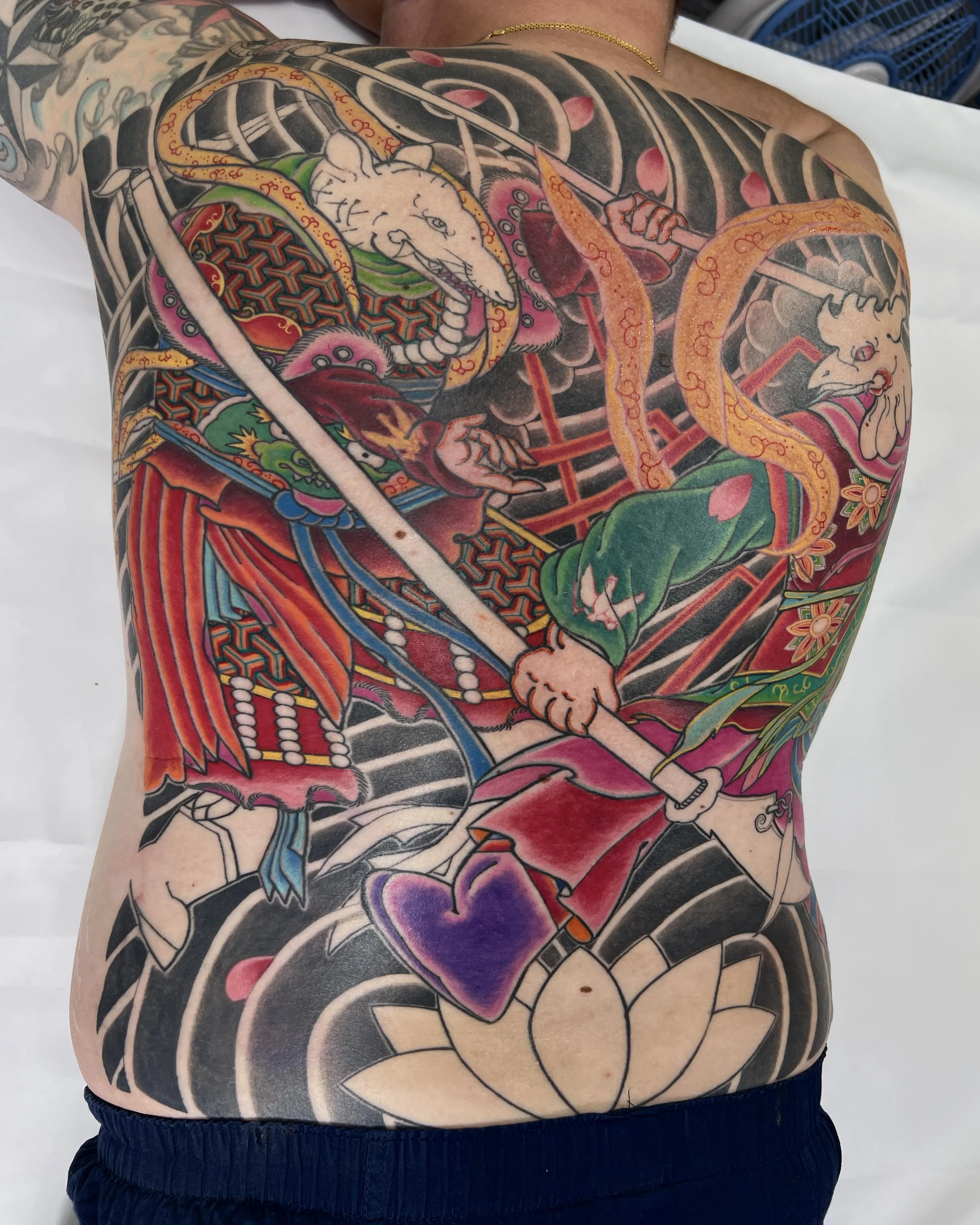 십이지신 등판 진행중입니다.