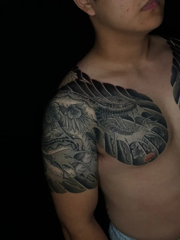 이레즈미가슴반팔 뱀가슴반팔