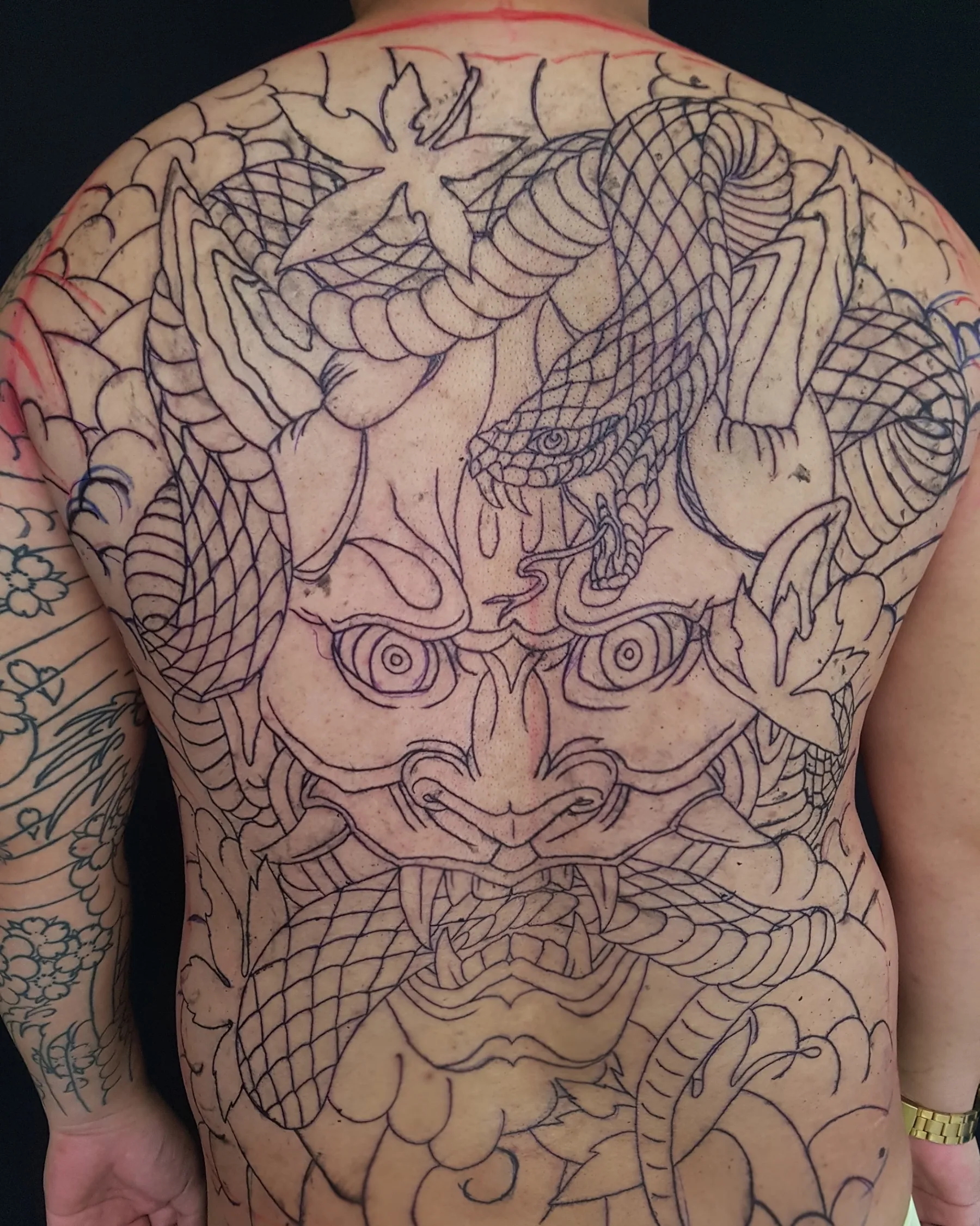 등판타투 라인작업