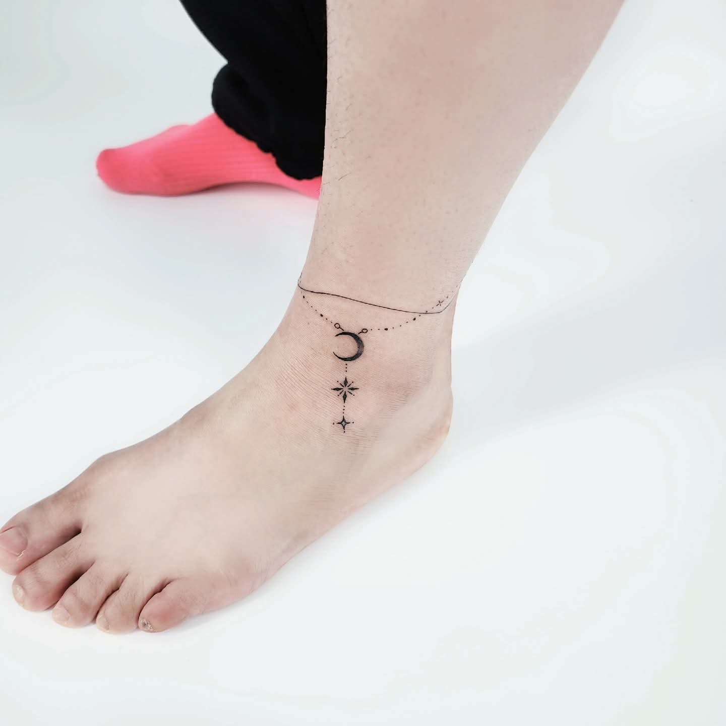 발목 발찌타투 - 1