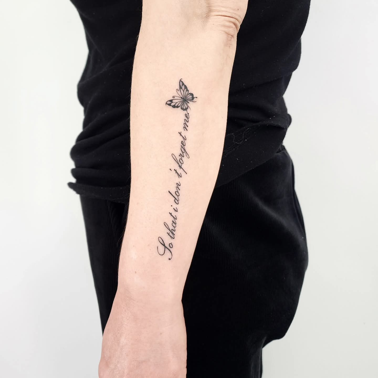 레터링 나비타투