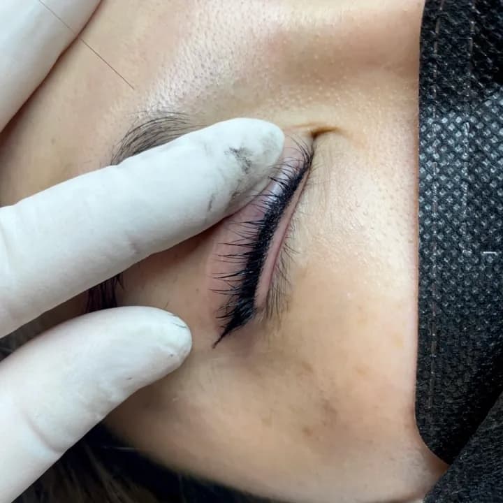 칼고리 아이라인