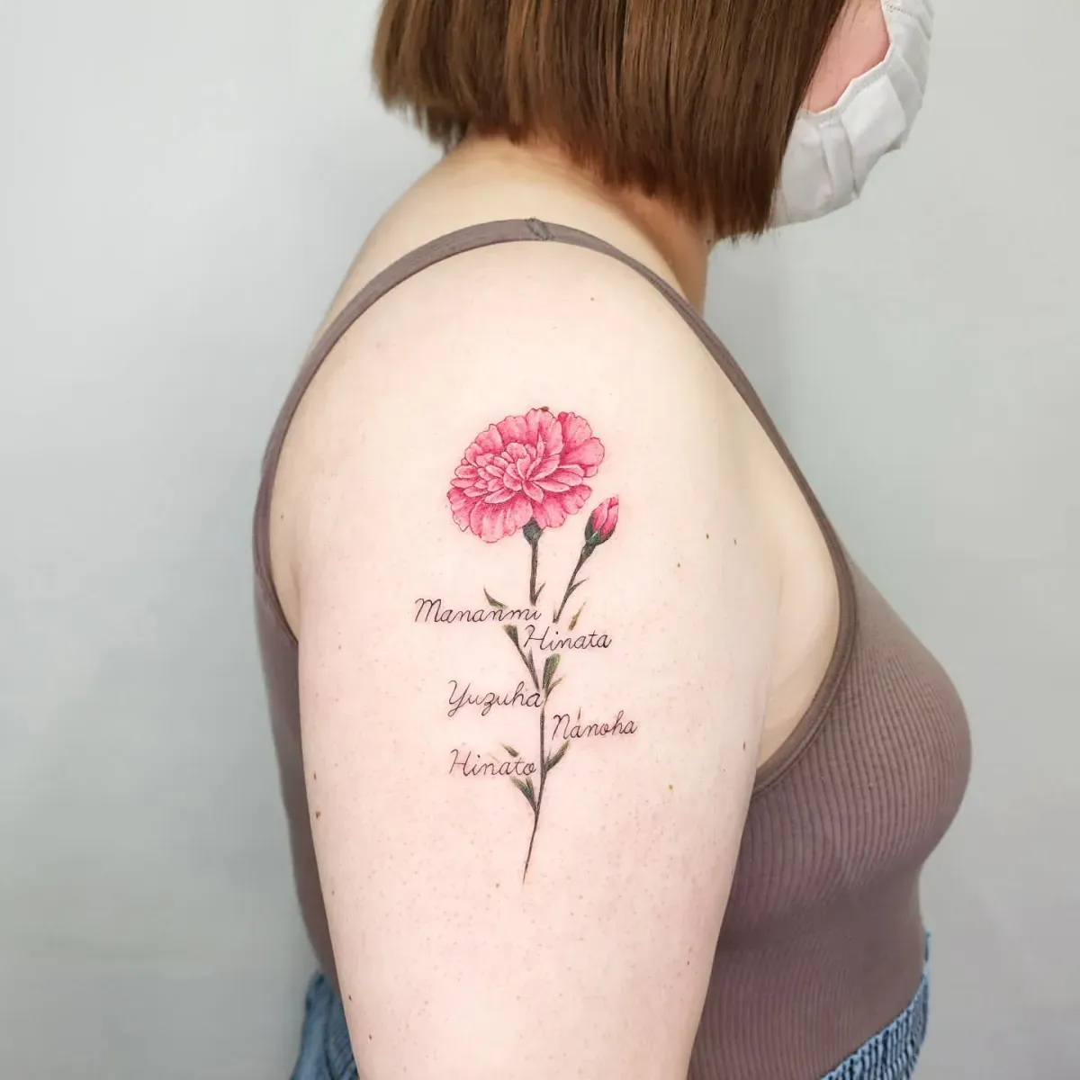 가족 카네이션 타투