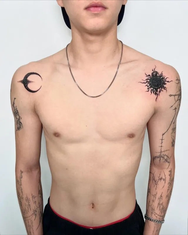 블랙워크 해,달 타투