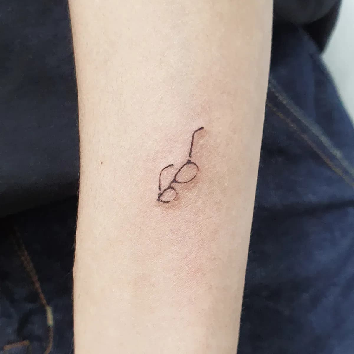 미니 안경 타투