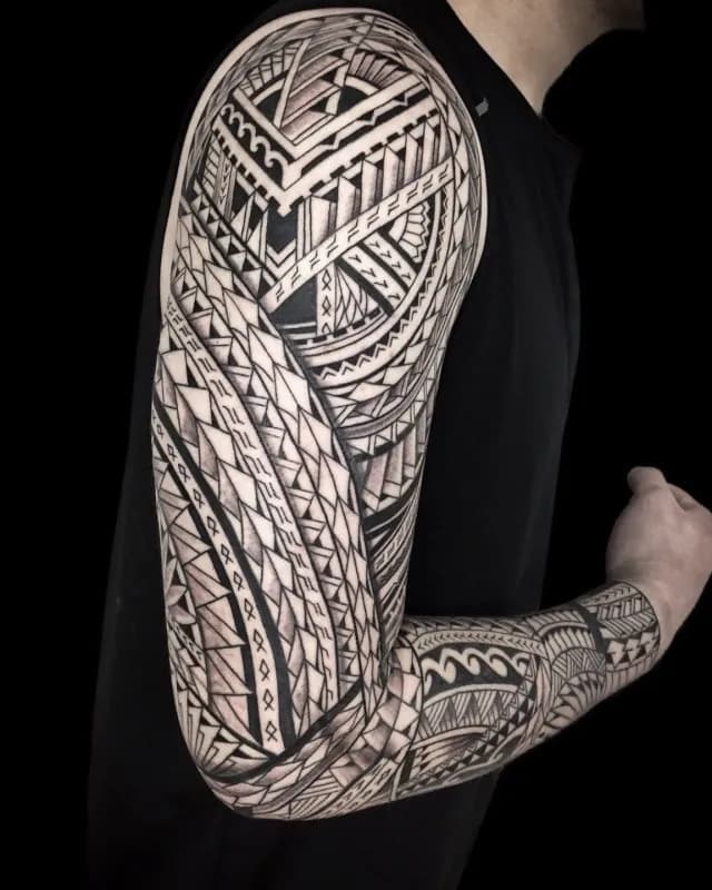 ํด๋ฆฌ๋ค์์ ๊ธดํ