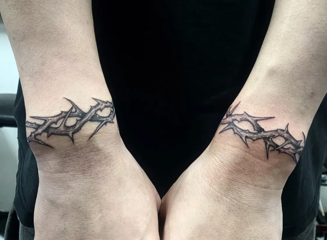 가시 팔목 팔찌