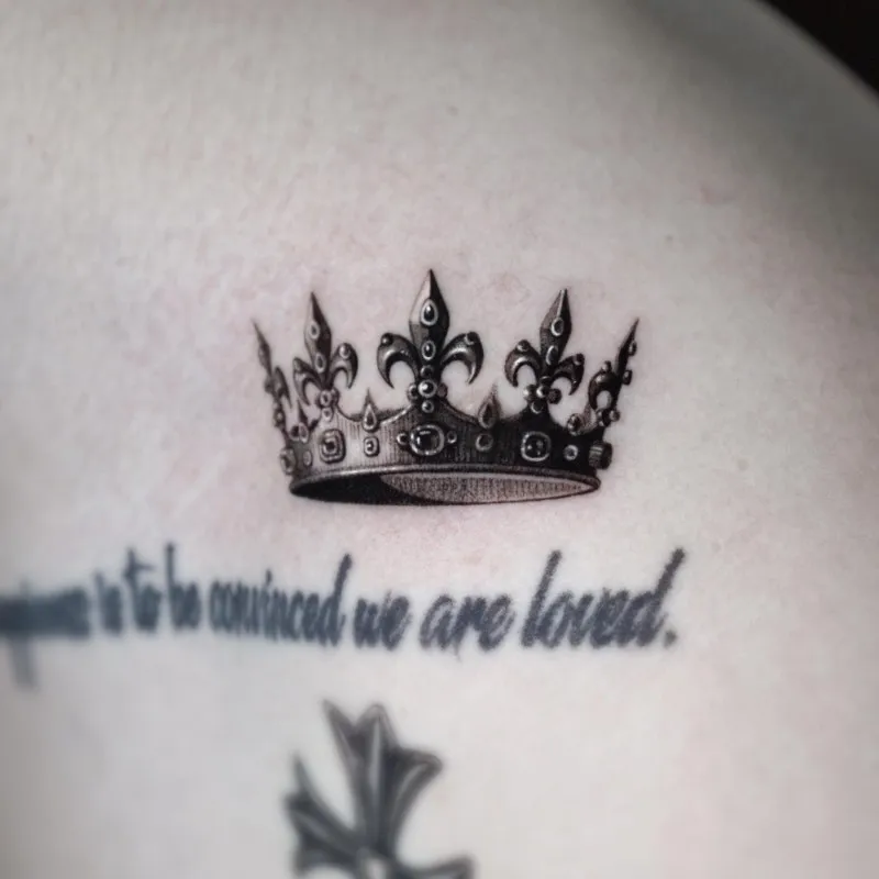 흉터커버 왕관 타투