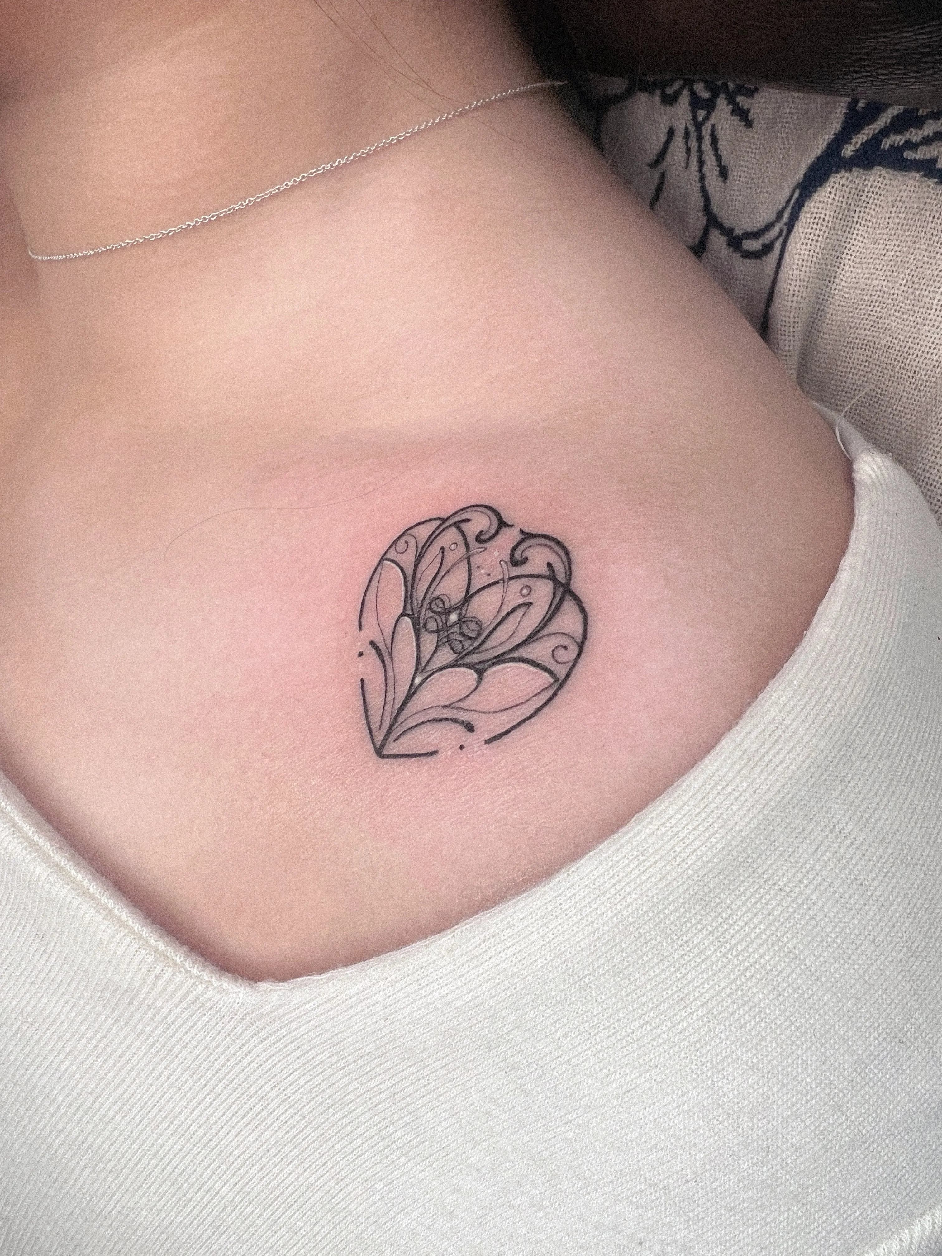 여자 어깨 타투 울산타투