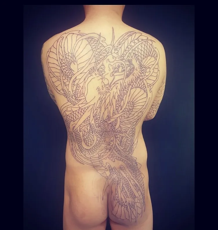 용타투 라인작업