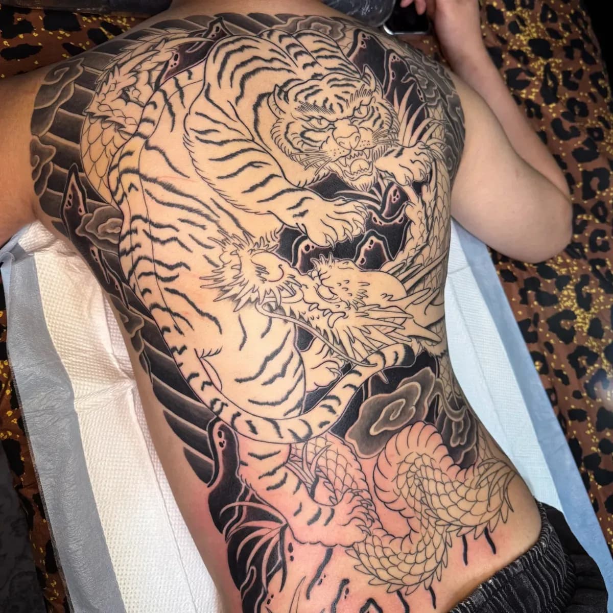 ๋ฑํ๋ฆฌ ์ฉํธ์๋ฐ ์งํ์ค