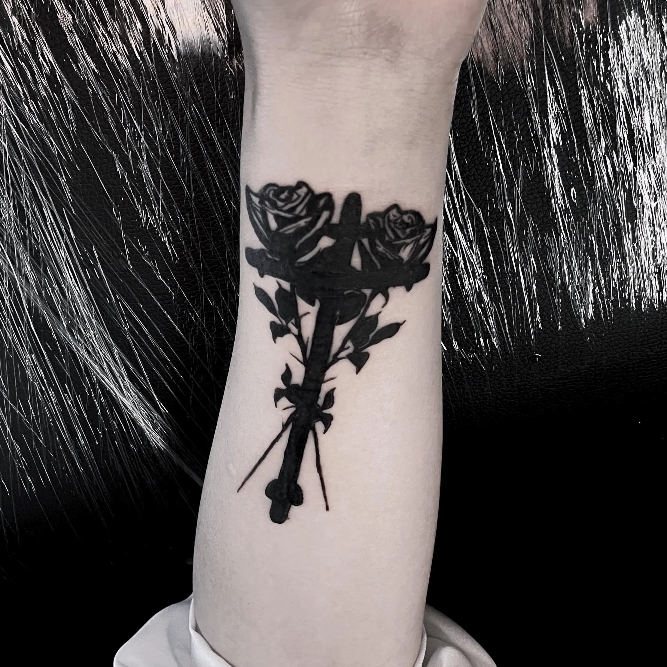 블랙워크 십자가장미