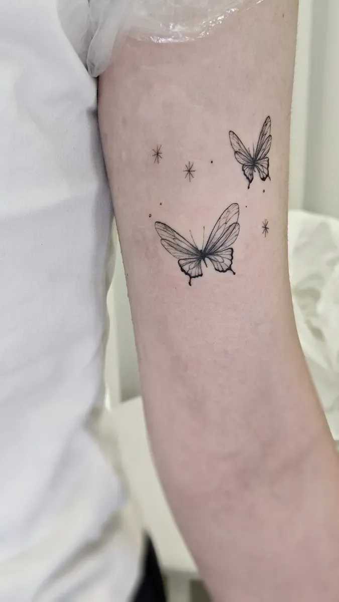 라인 나비 타투 - 1